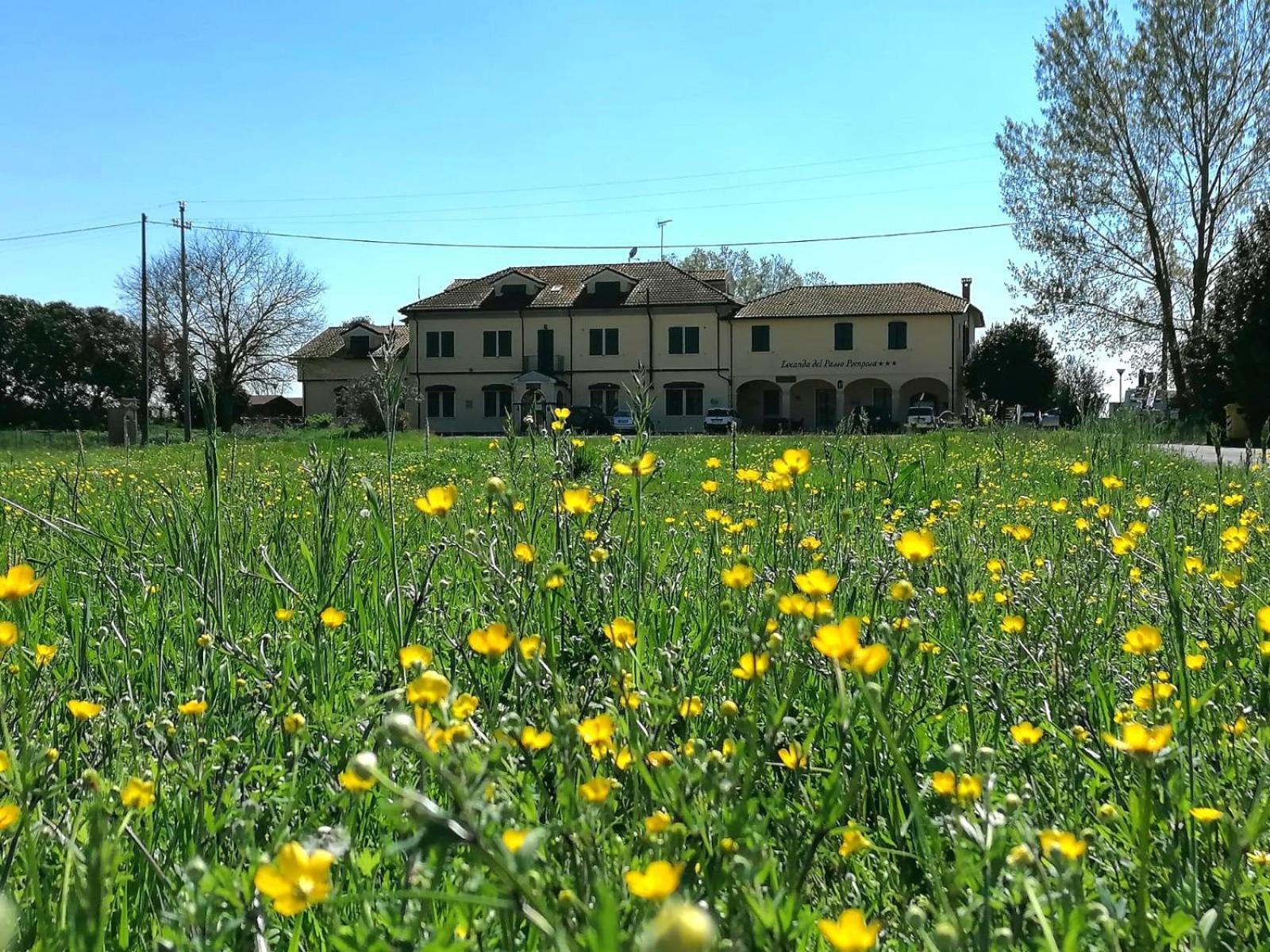 Hotel Locanda Del Passo Pomposa Bagian luar foto