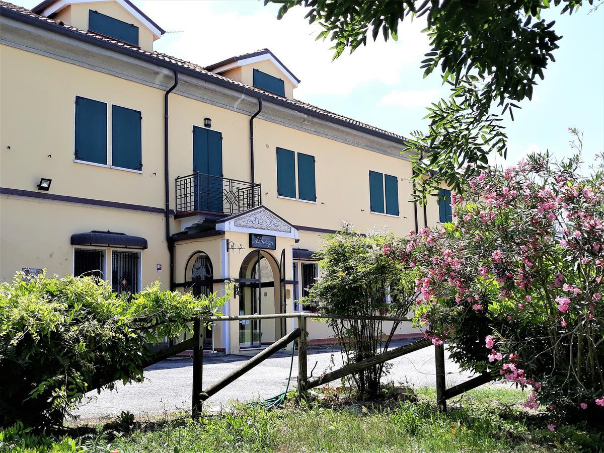 Hotel Locanda Del Passo Pomposa Bagian luar foto